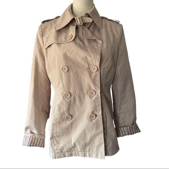 Suzy Shier beige button up short trench coat - Picture 1 of 13